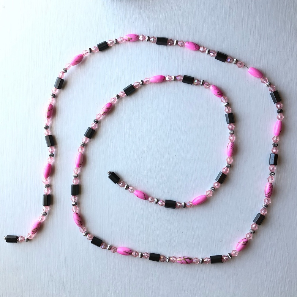 String of pink and magnetic beads, multifunctional